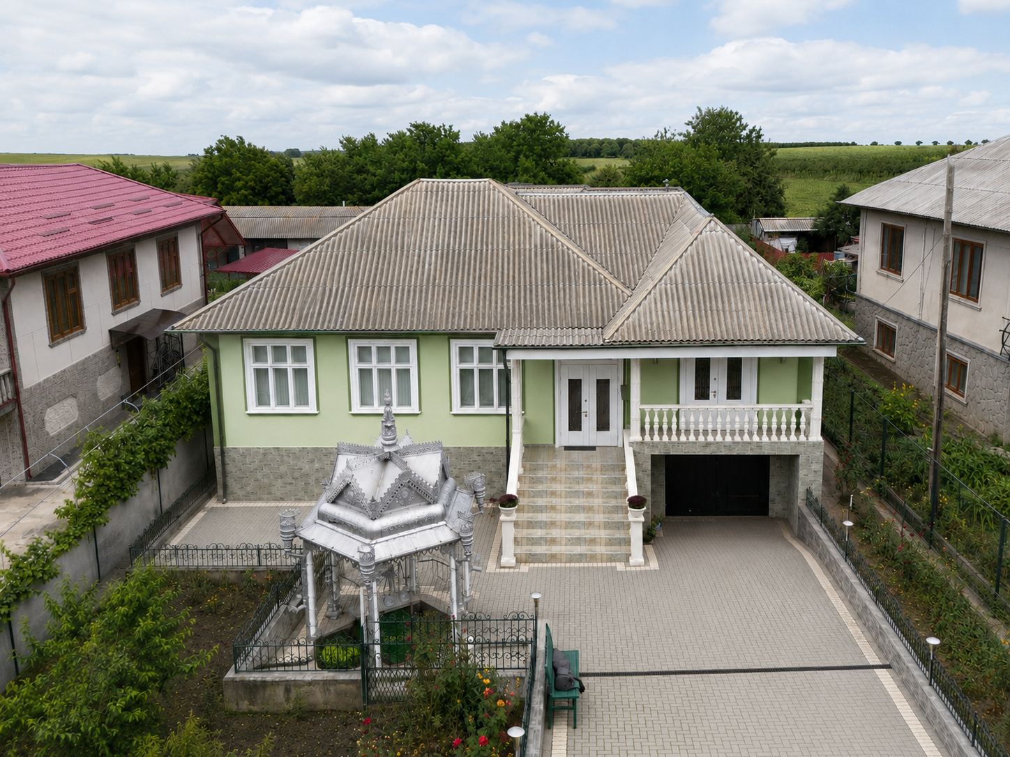 Înainte de renovarea acoperișului